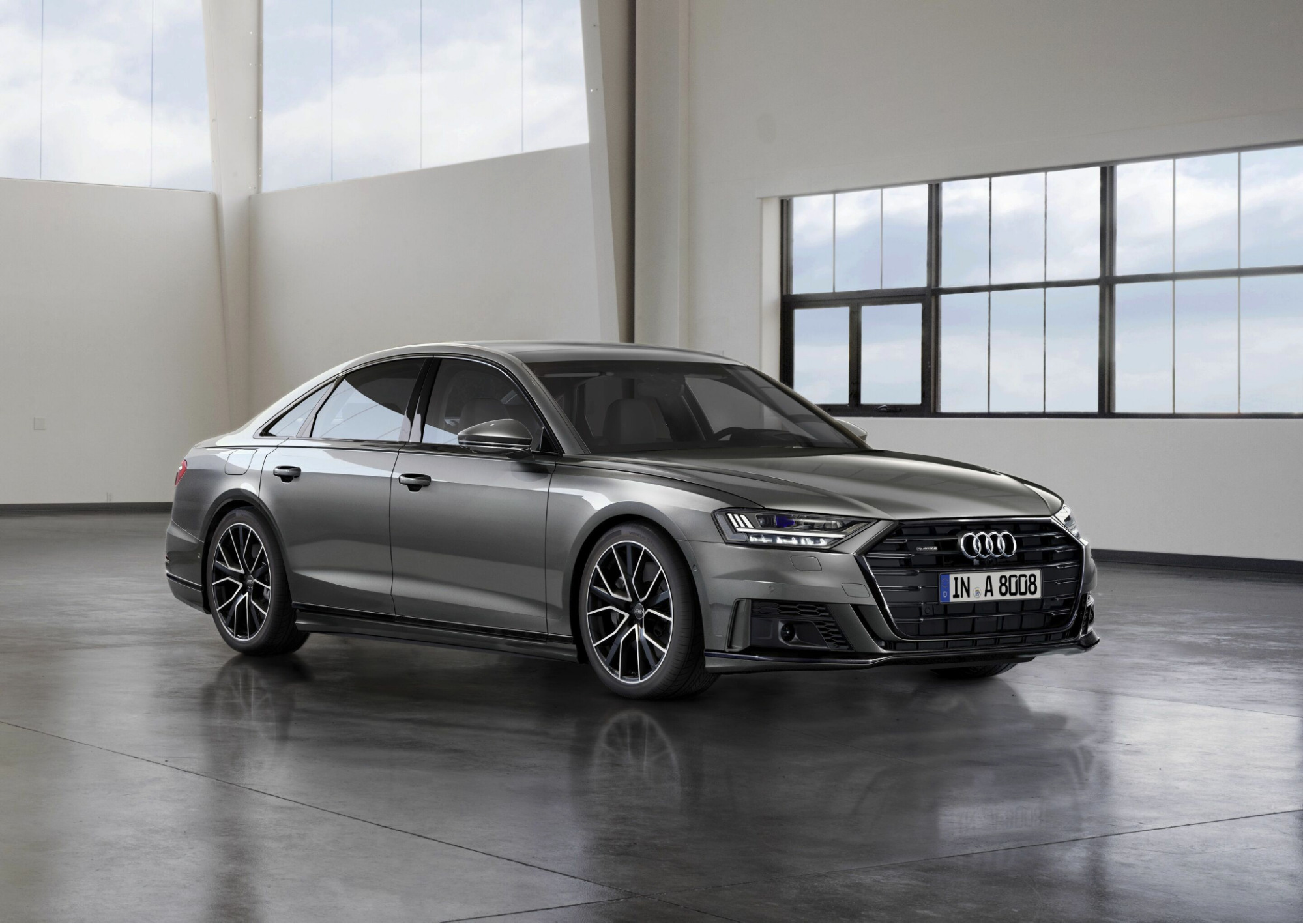 Audi A8L nổi bật với kiểu dáng thiết kế hiện đại