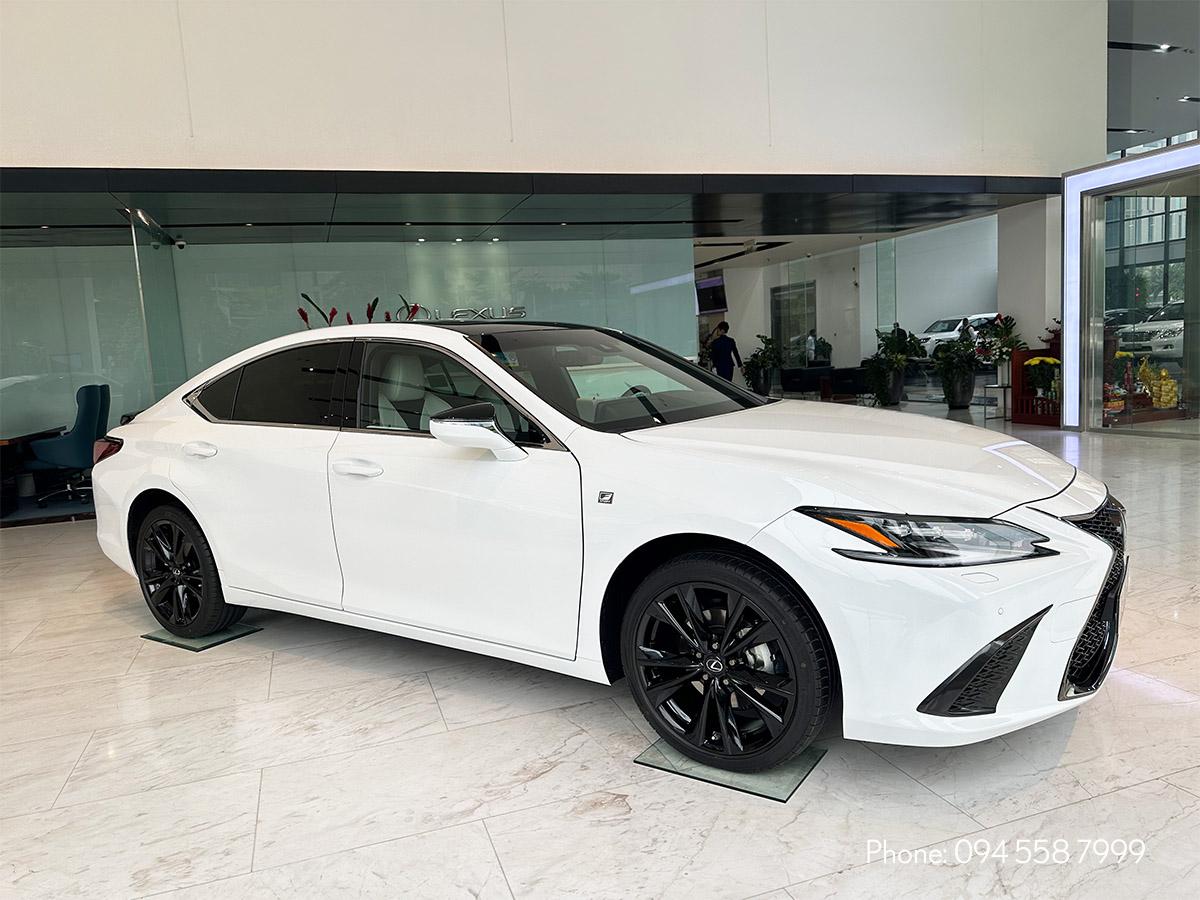 Mẫu xe Lexus ES 250 F Sport 2024