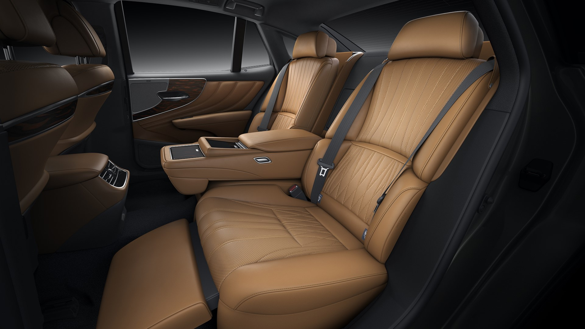 Nội thất của Lexus LS500 thể hiện sự sang trọng và đẳng cấp qua mỗi chi tiết 