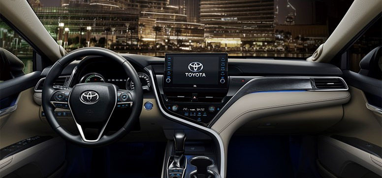 Thiết kế nội thất Toyota Camry luôn gây ấn tượng mạnh mẽ đối với khách hàng