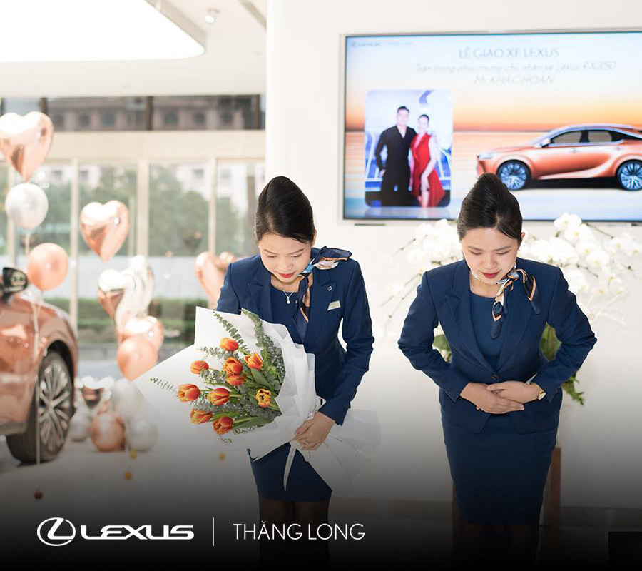 Lễ giao xe tại Lexus Thăng Long