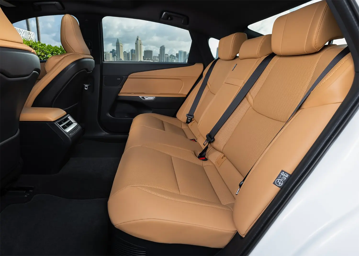 Hàng ghế sau xe Lexus ES350h