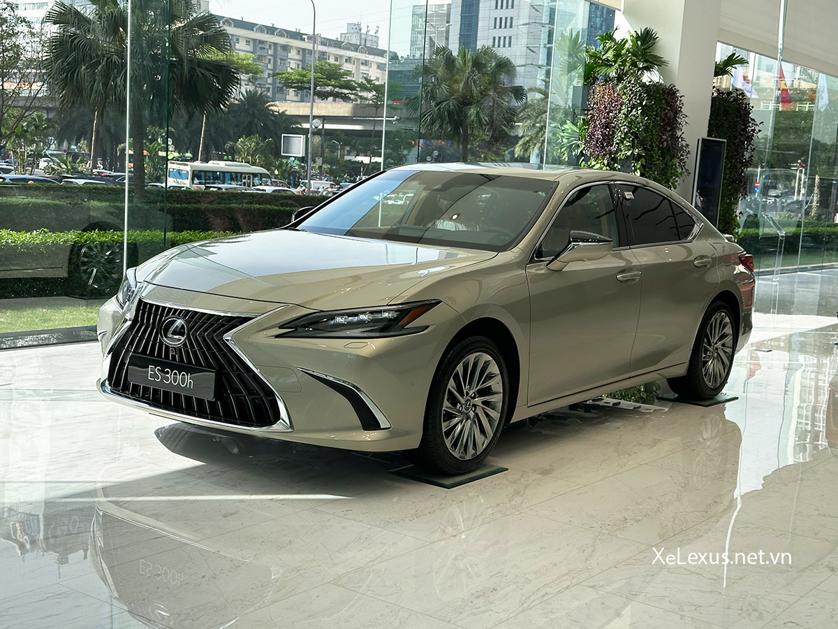 Xe Lexus ES300h màu Be