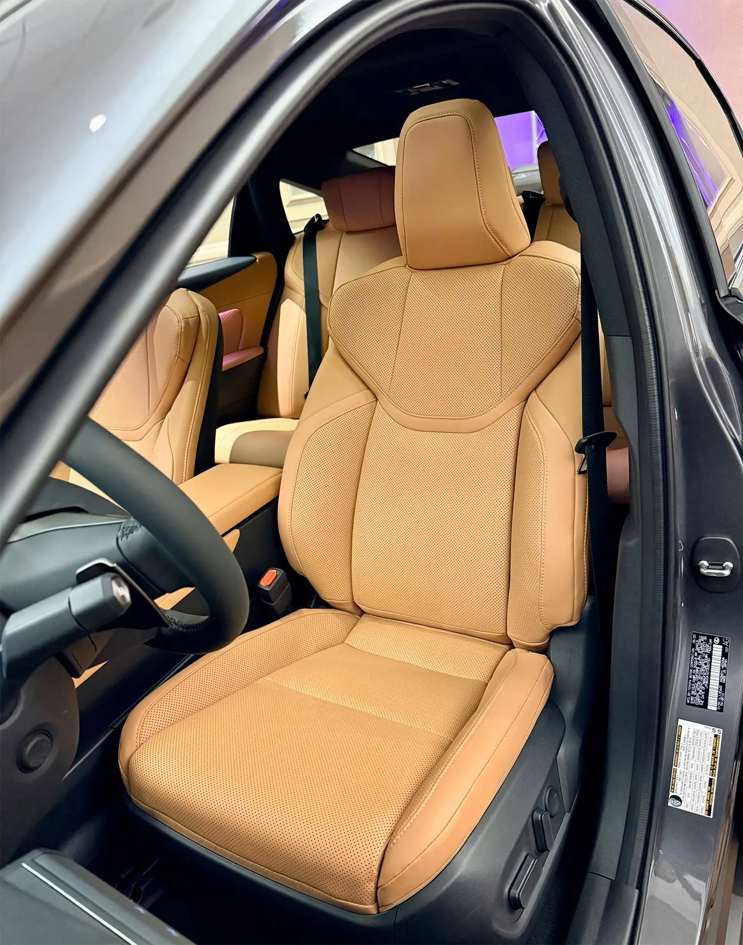 Ghế Lexus ES350h thiết kế công thái học