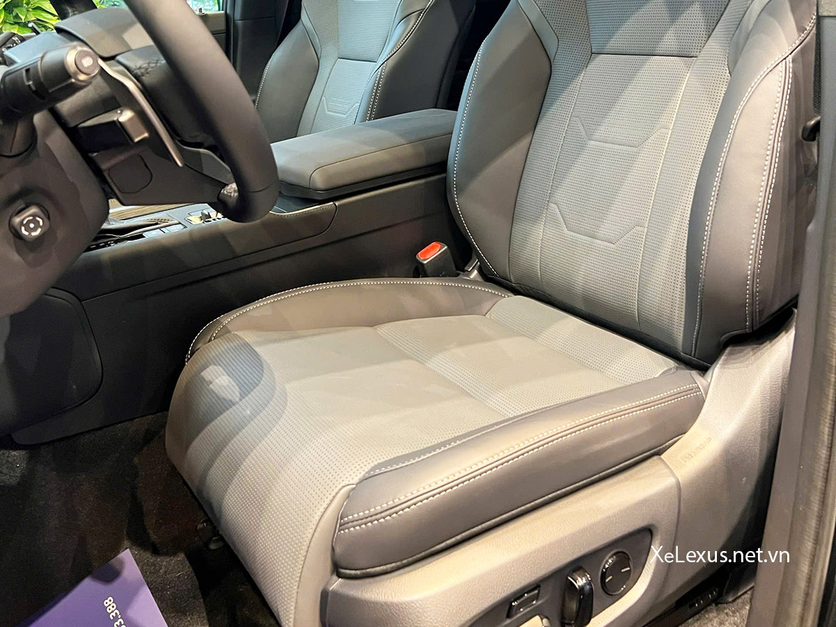 Nội thất xe Lexus GX550 màu Xám