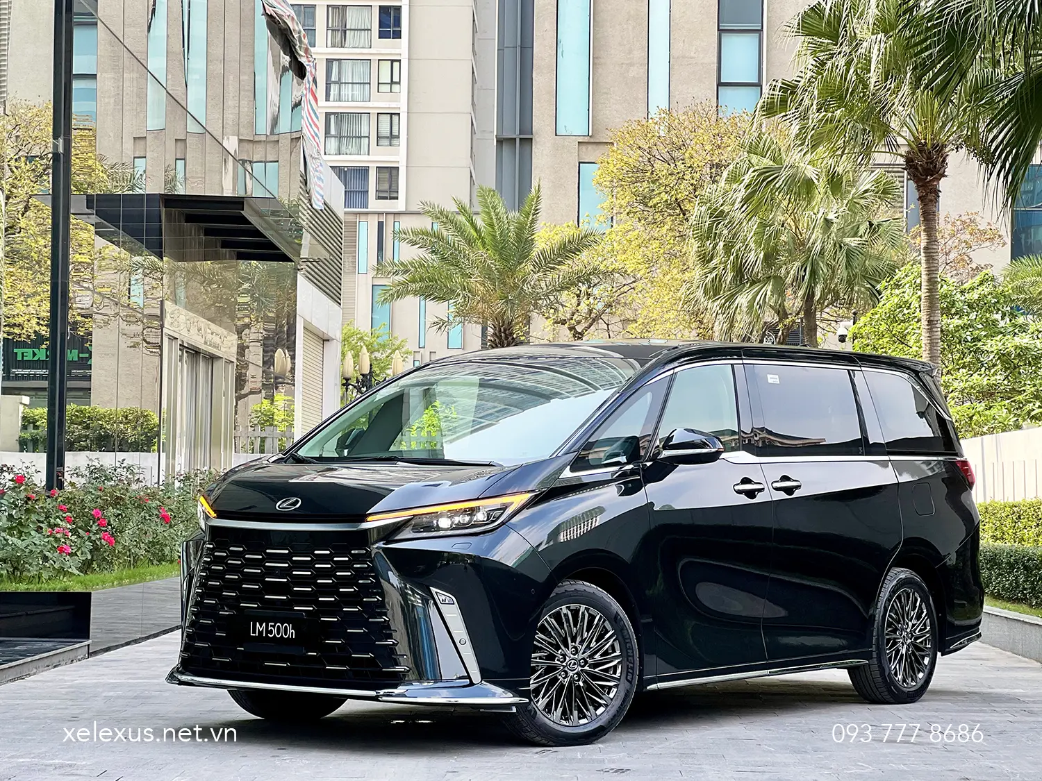 Lexus LM 500h 4 Chỗ 2026