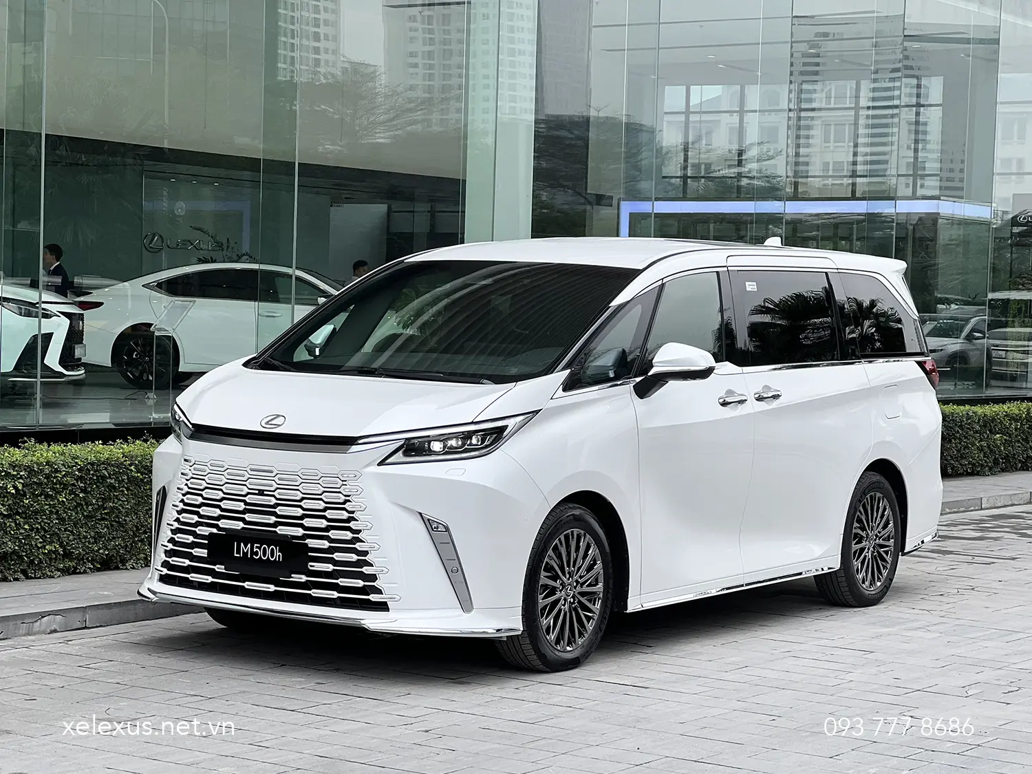 Lexus LM 500h 6 chỗ 2026