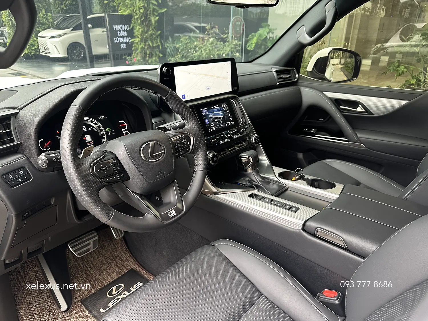 Nội thất Lexus LX600 F SPORT màu Đen
