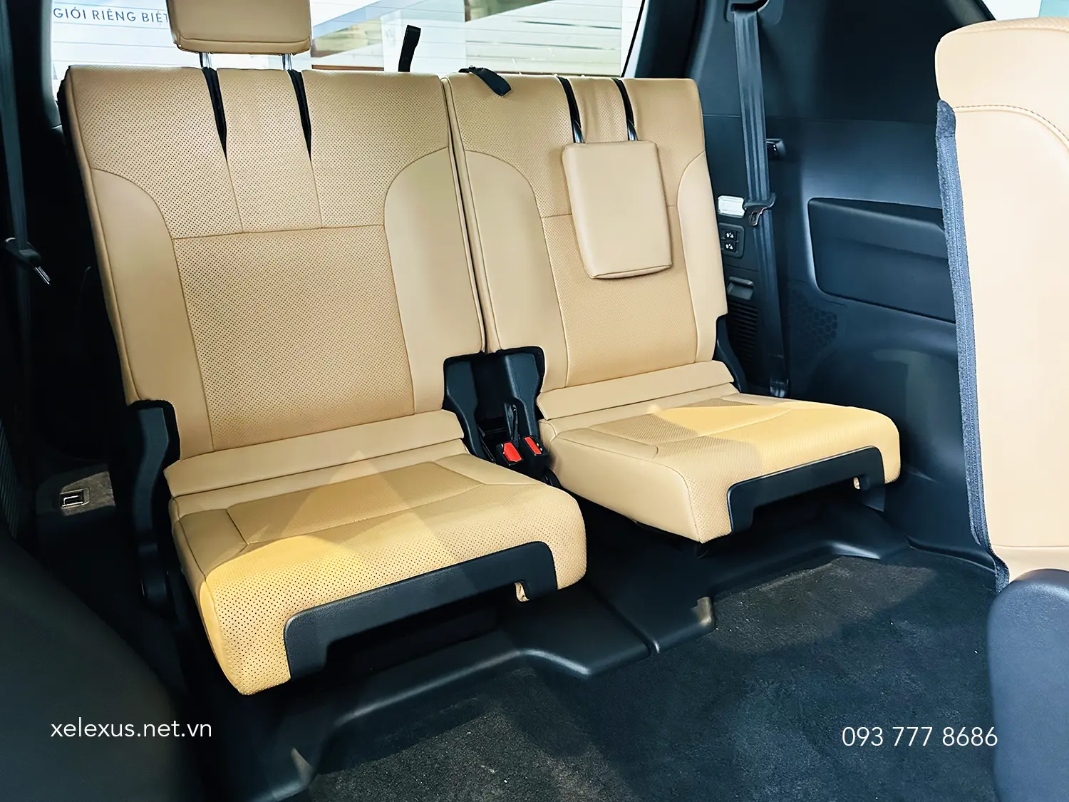 Hàng ghế thứ 3 trên Lexus LX600 Urban