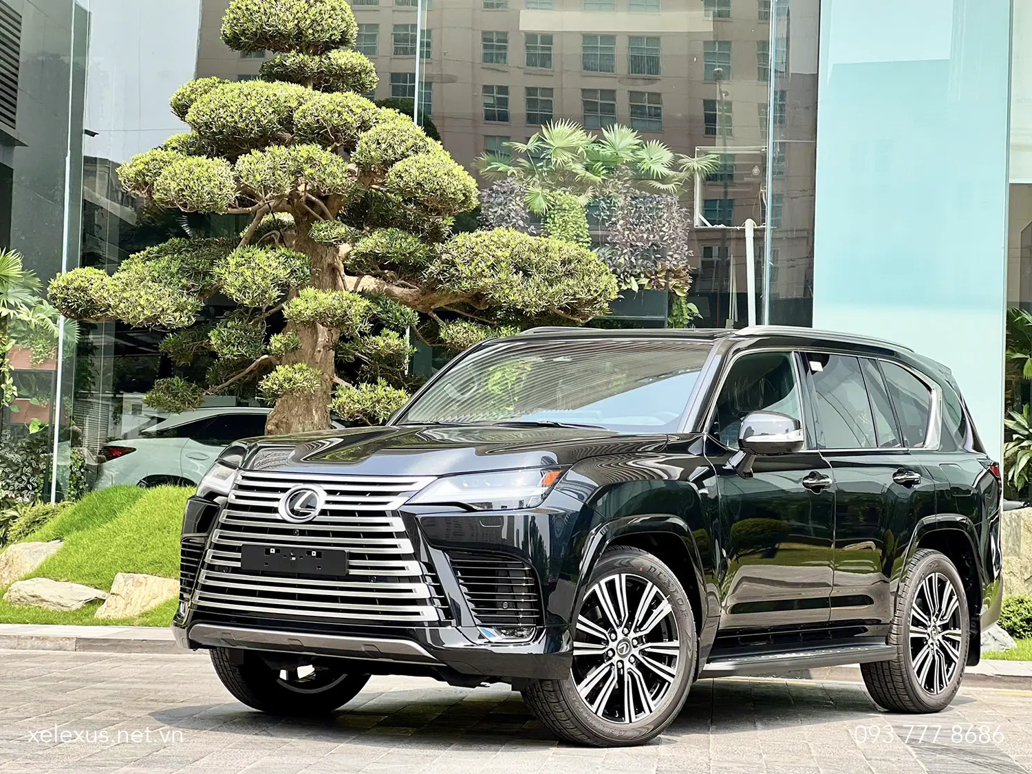 Lexus LX600 Urban màu Đen – Black (mã màu 202)