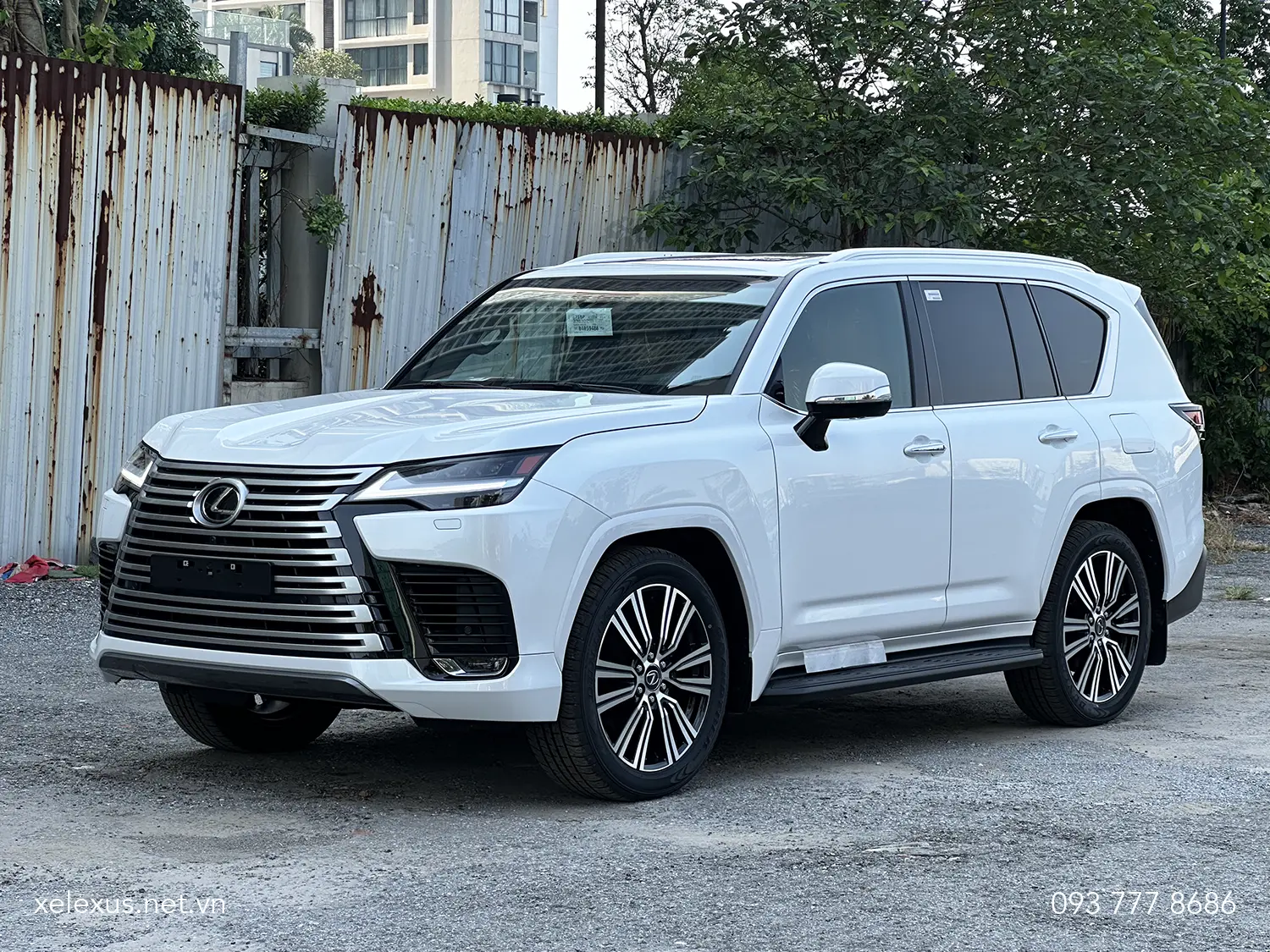 LX600 Urban màu Trắng – Sonic Quartz (mã màu 085)