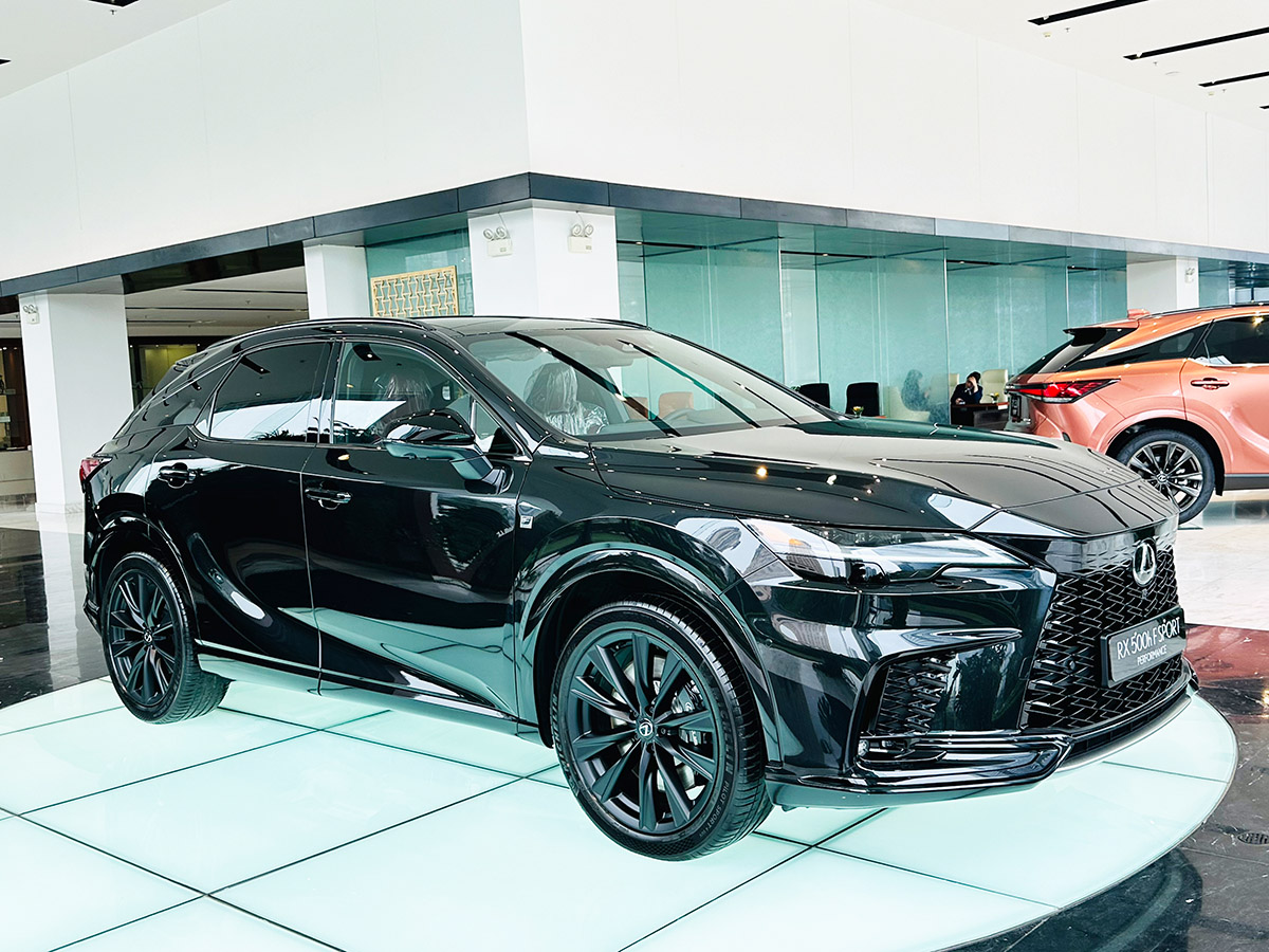 Lexus RX500h F Sport màu Đen