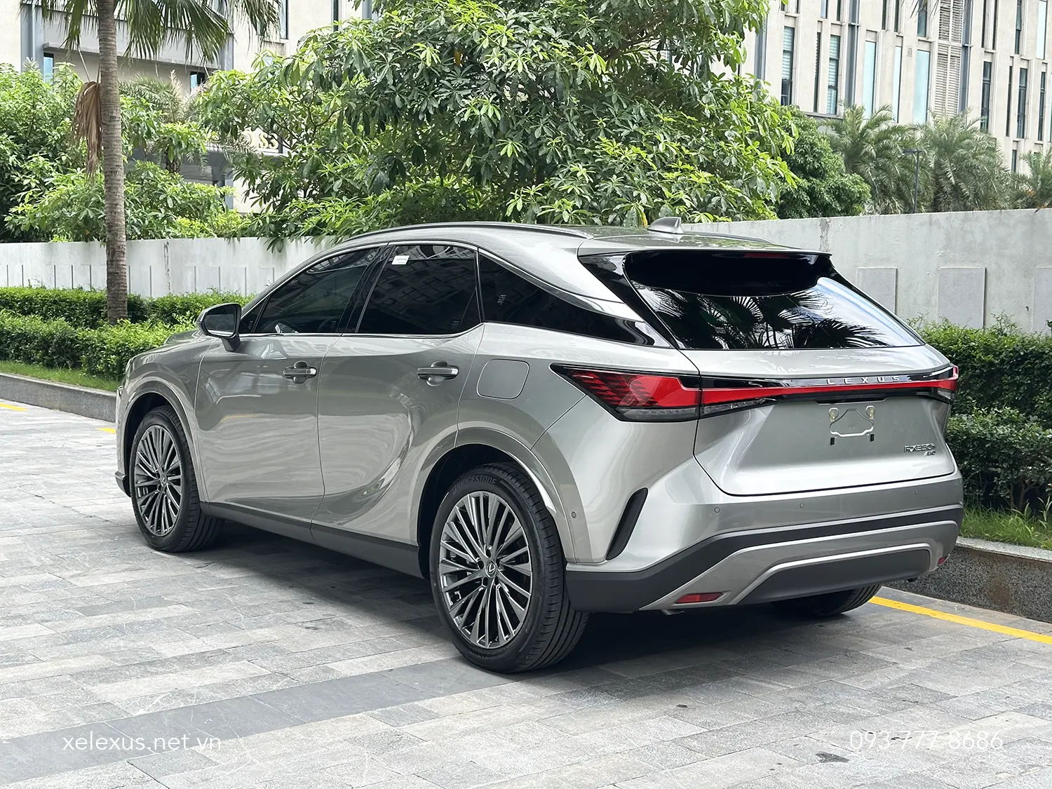 Lexus RX 350 Luxury màu Bạc 1J7