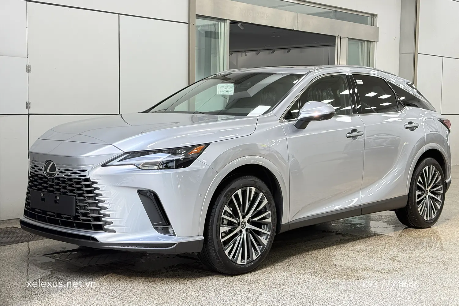 Hình ảnh màu Bạc Sonic Iridium trên xe Lexus RX350h